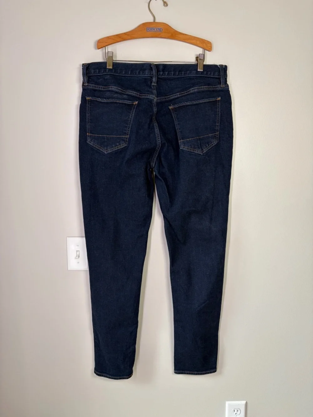 Banana Republic Travel Athletic Fit Jeans in Indigo Rinse Wash 35x34 Stretch